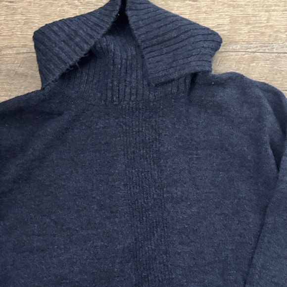 Banana Republic Midnight Blue Knit Sweater - Picture 3 of 8